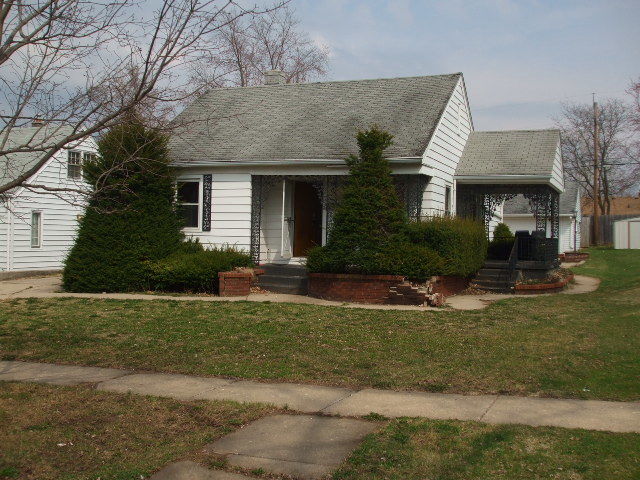1016 S Independence Avenue Property Photo 3