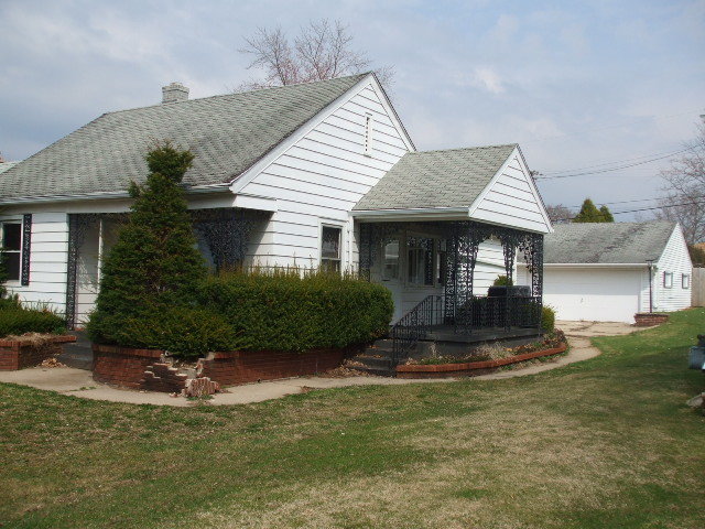 1016 S Independence Avenue Property Photo 4