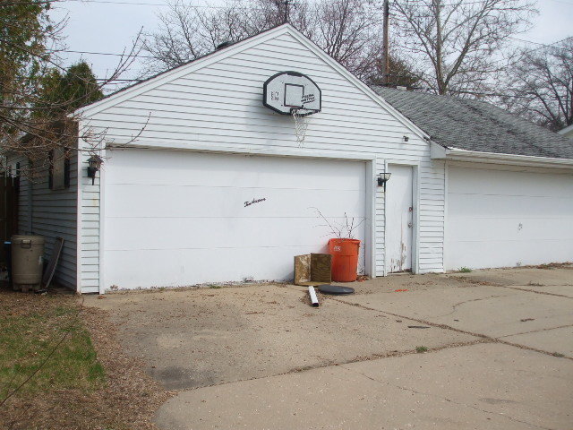 1016 S Independence Avenue Property Photo 9