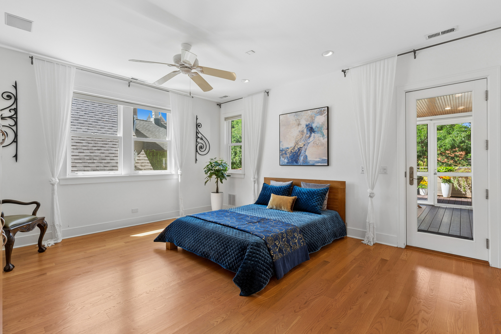 1728 N Hudson Avenue Property Photo 14