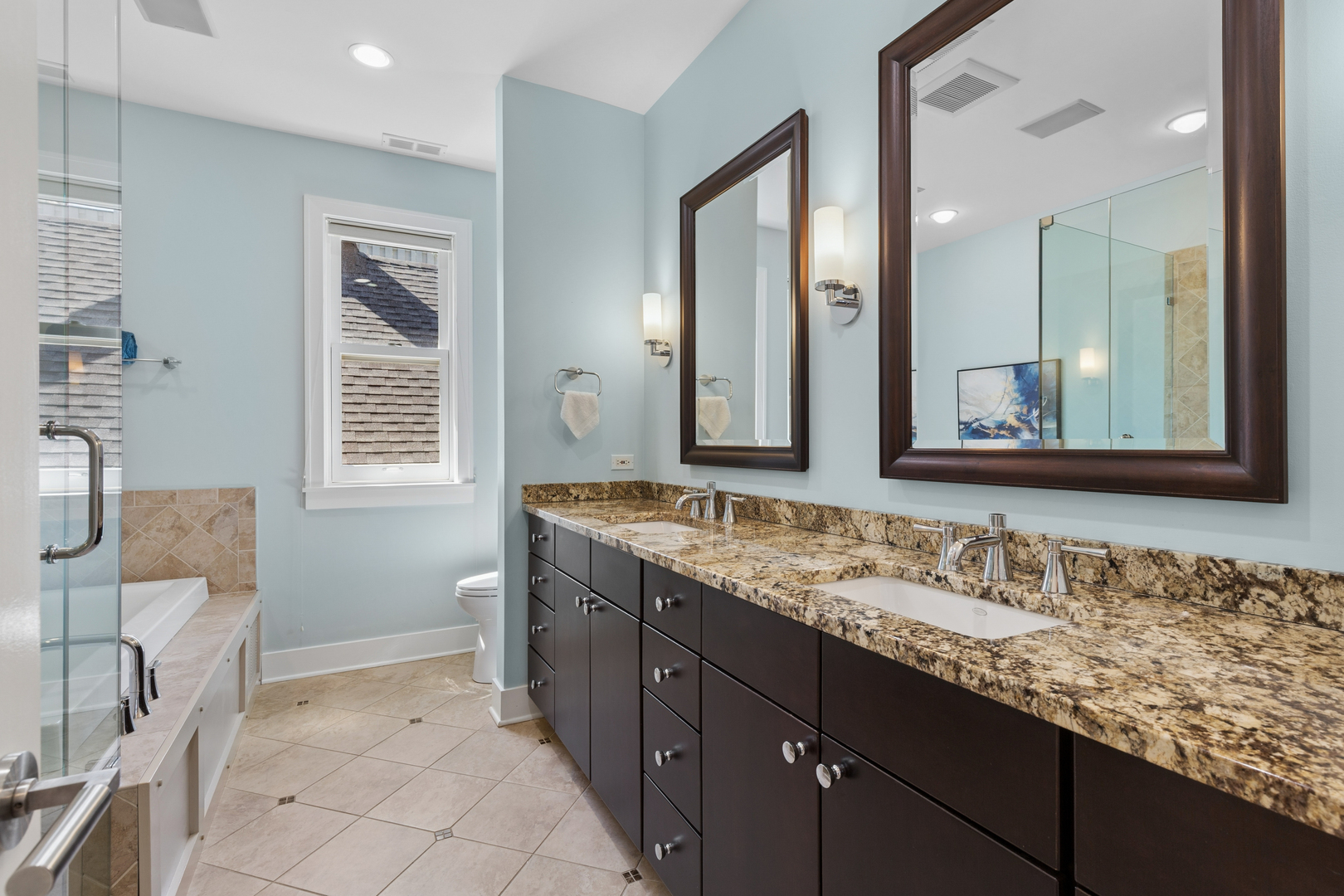 1728 N Hudson Avenue Property Photo 19