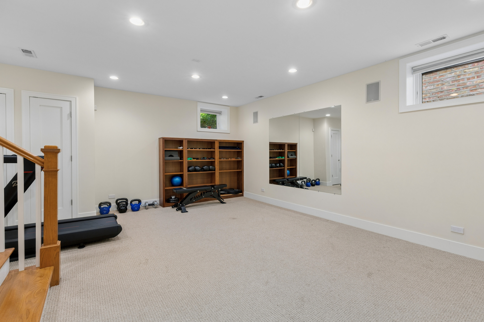 1728 N Hudson Avenue Property Photo 25
