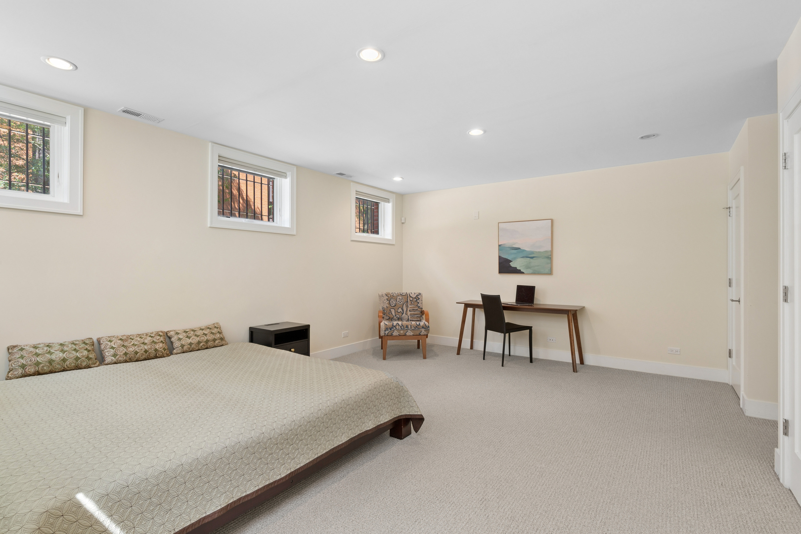 1728 N Hudson Avenue Property Photo 26
