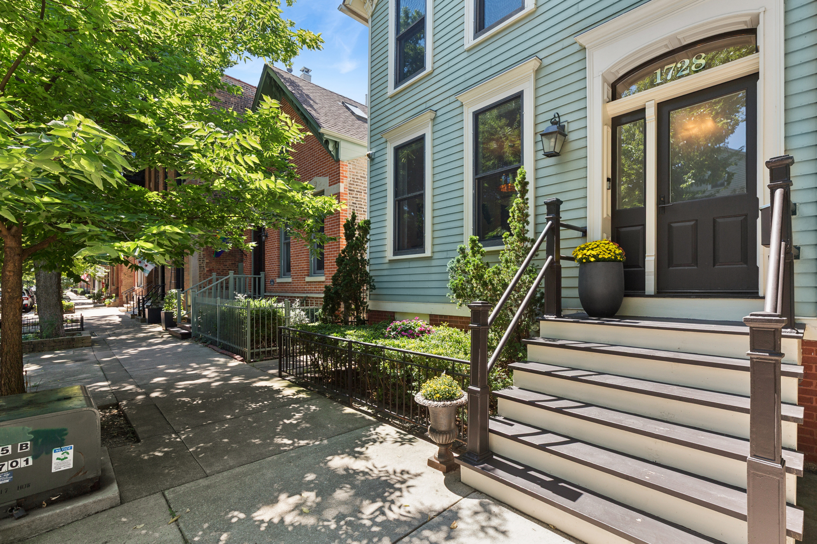 1728 N Hudson Avenue Property Photo 35