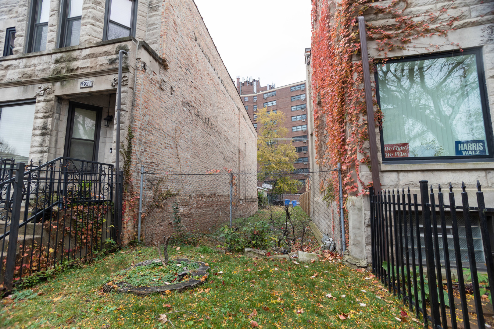 4923 S Champlain Avenue Property Photo 3