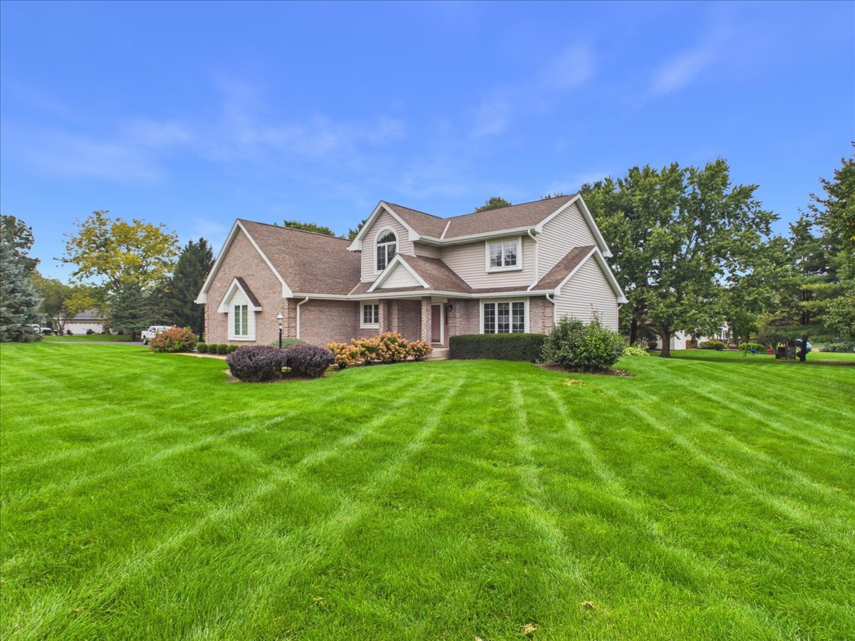 10373 Glen Abbey Close Property Photo 3