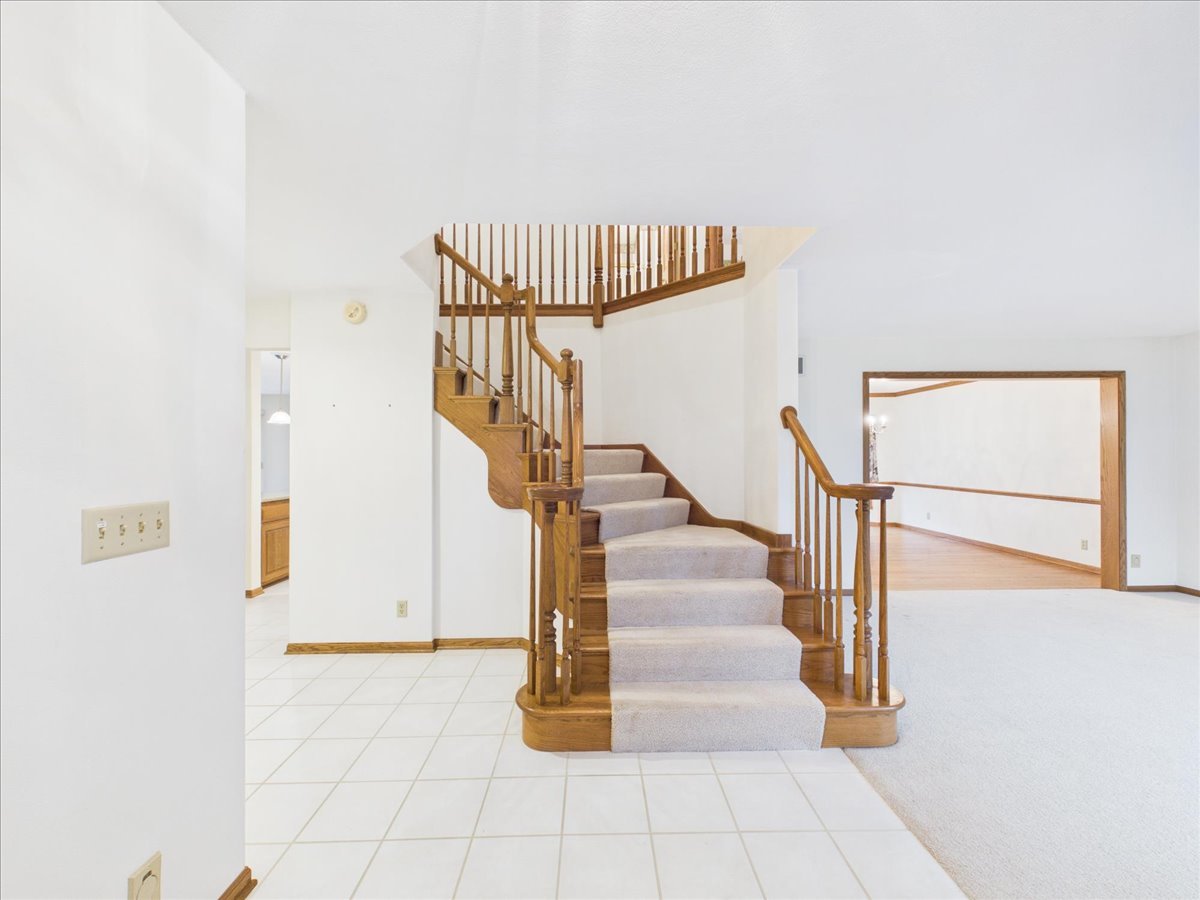10373 Glen Abbey Close Property Photo 12