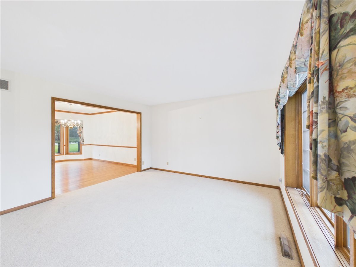 10373 Glen Abbey Close Property Photo 14