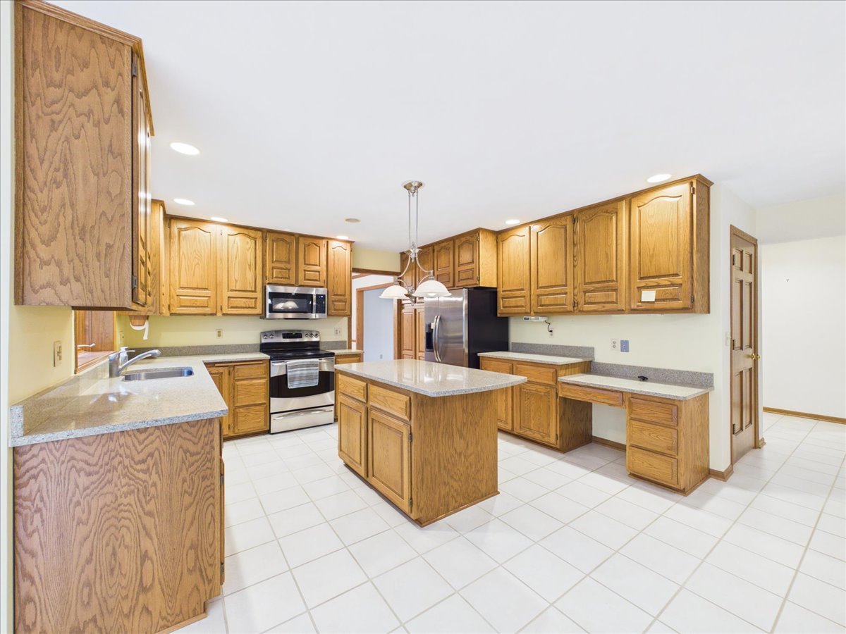 10373 Glen Abbey Close Property Photo 18