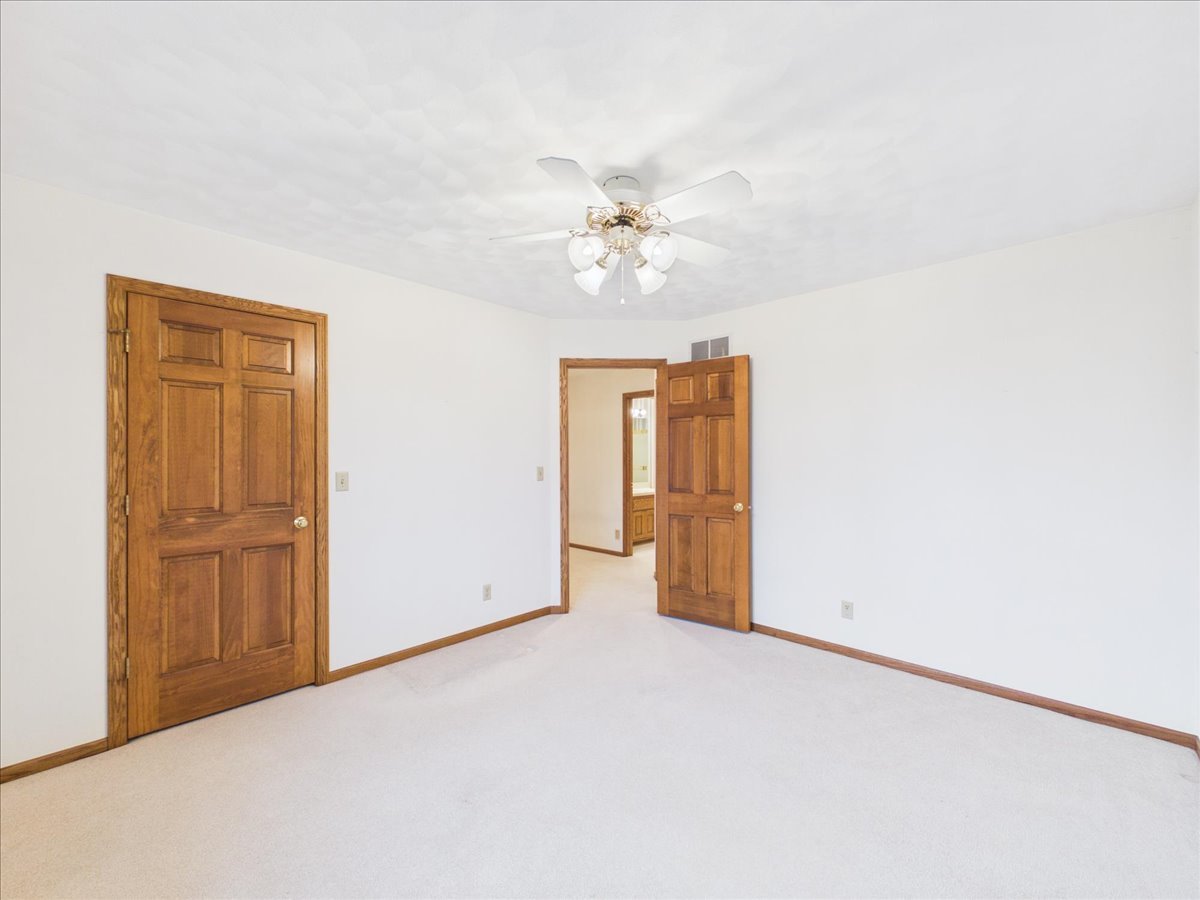 10373 Glen Abbey Close Property Photo 38