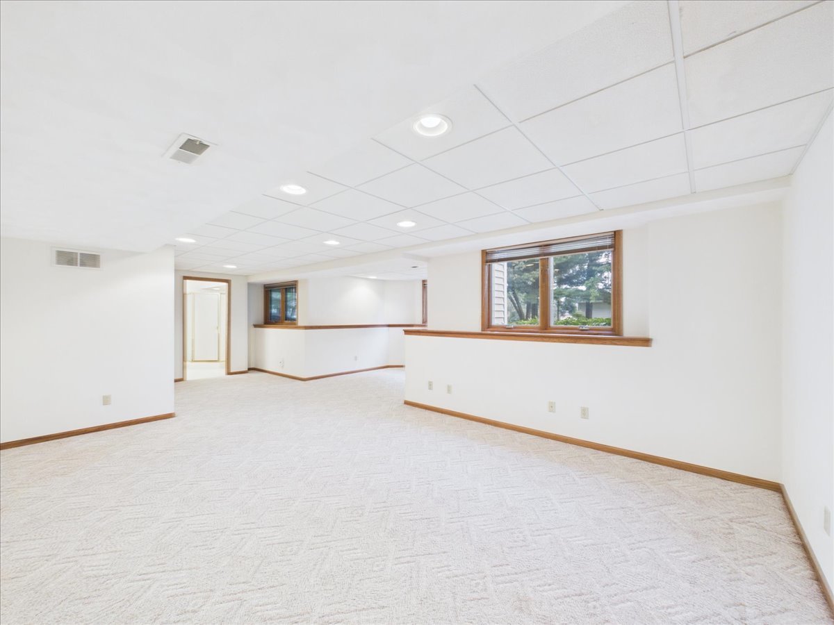 10373 Glen Abbey Close Property Photo 40