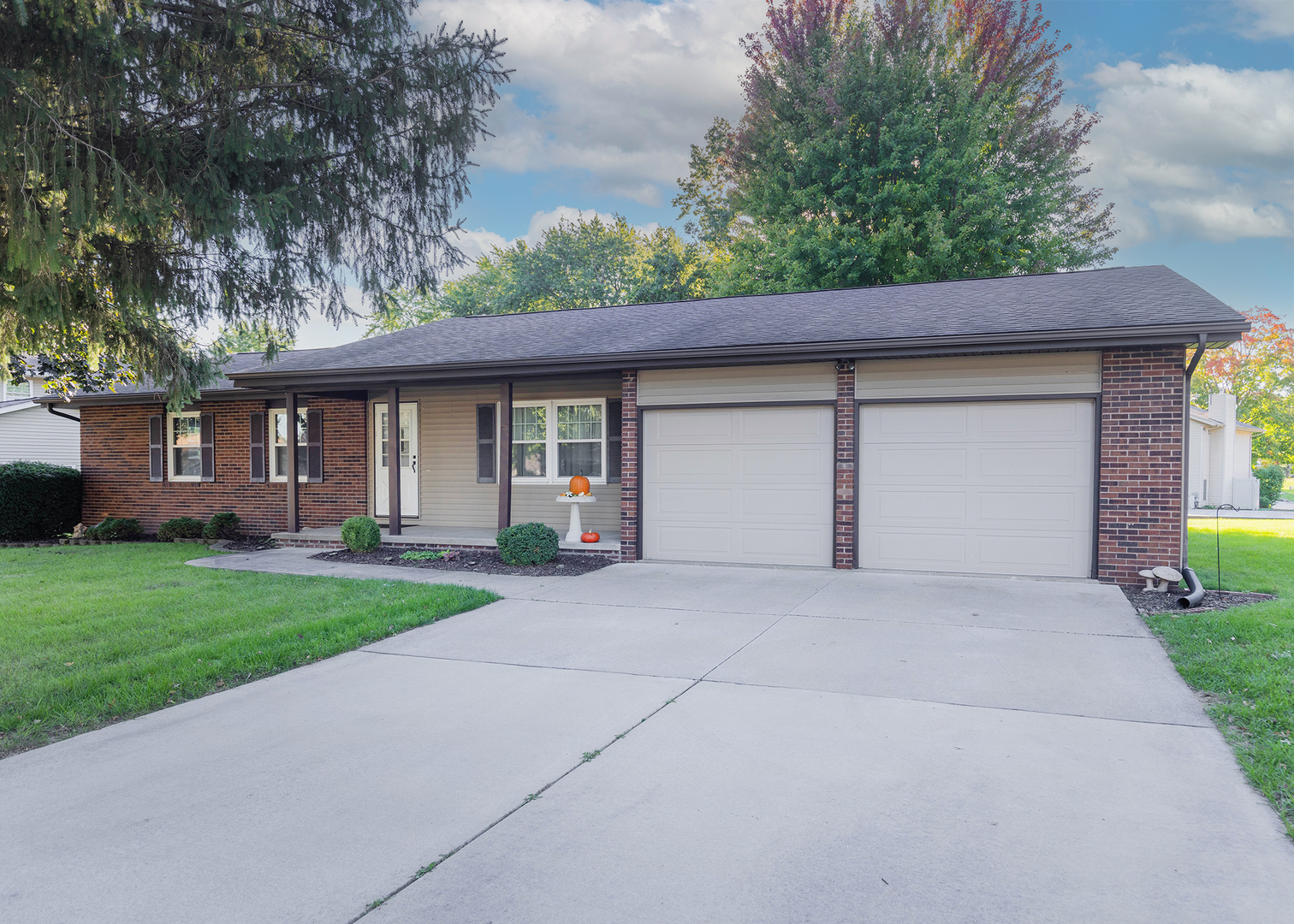 727 Blackbird Court Property Photo 1