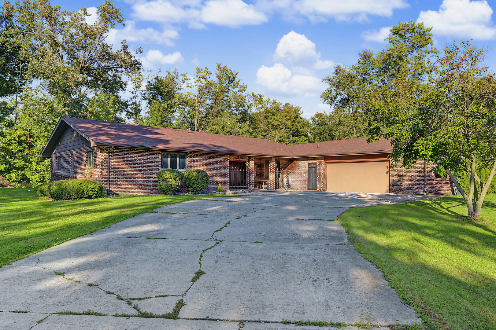 23650 S Ashland Avenue Property Photo 1