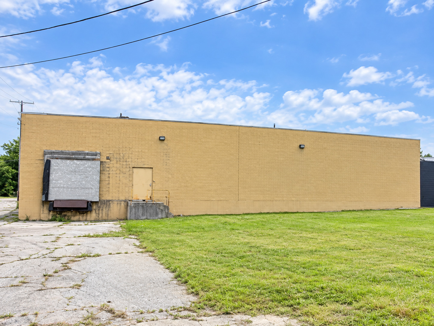 323 Central Avenue Property Photo 4