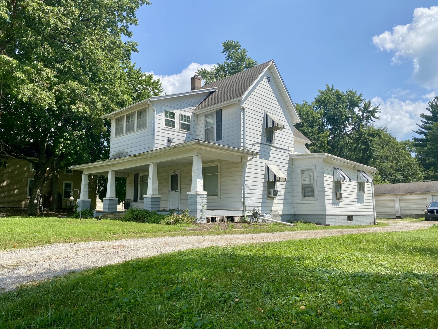 109 W Madison Street Property Photo 1