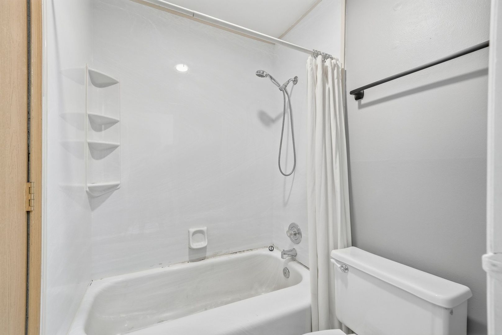 9s110 Lake Drive 104 Property Photo 10