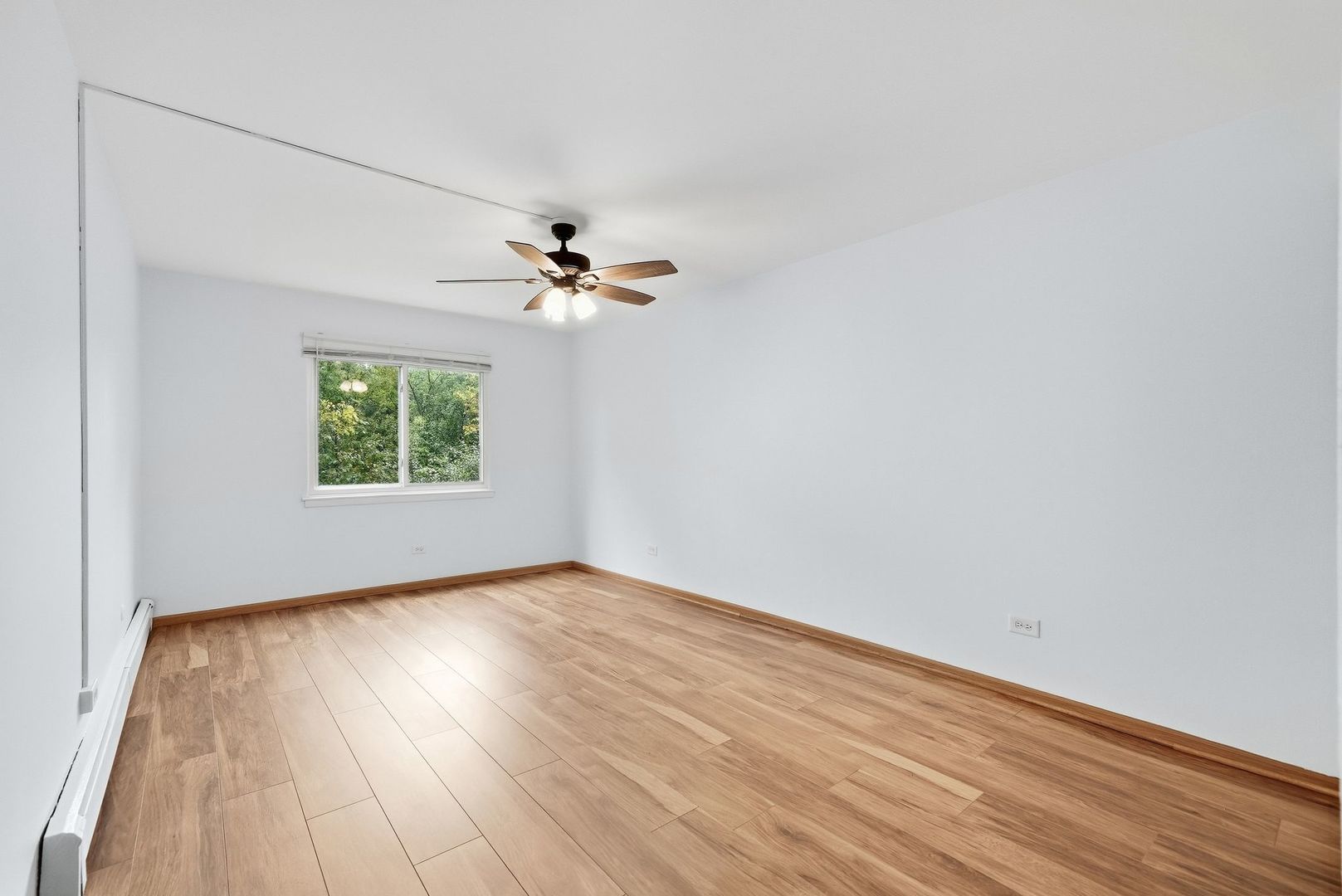 9s110 Lake Drive 104 Property Photo 12