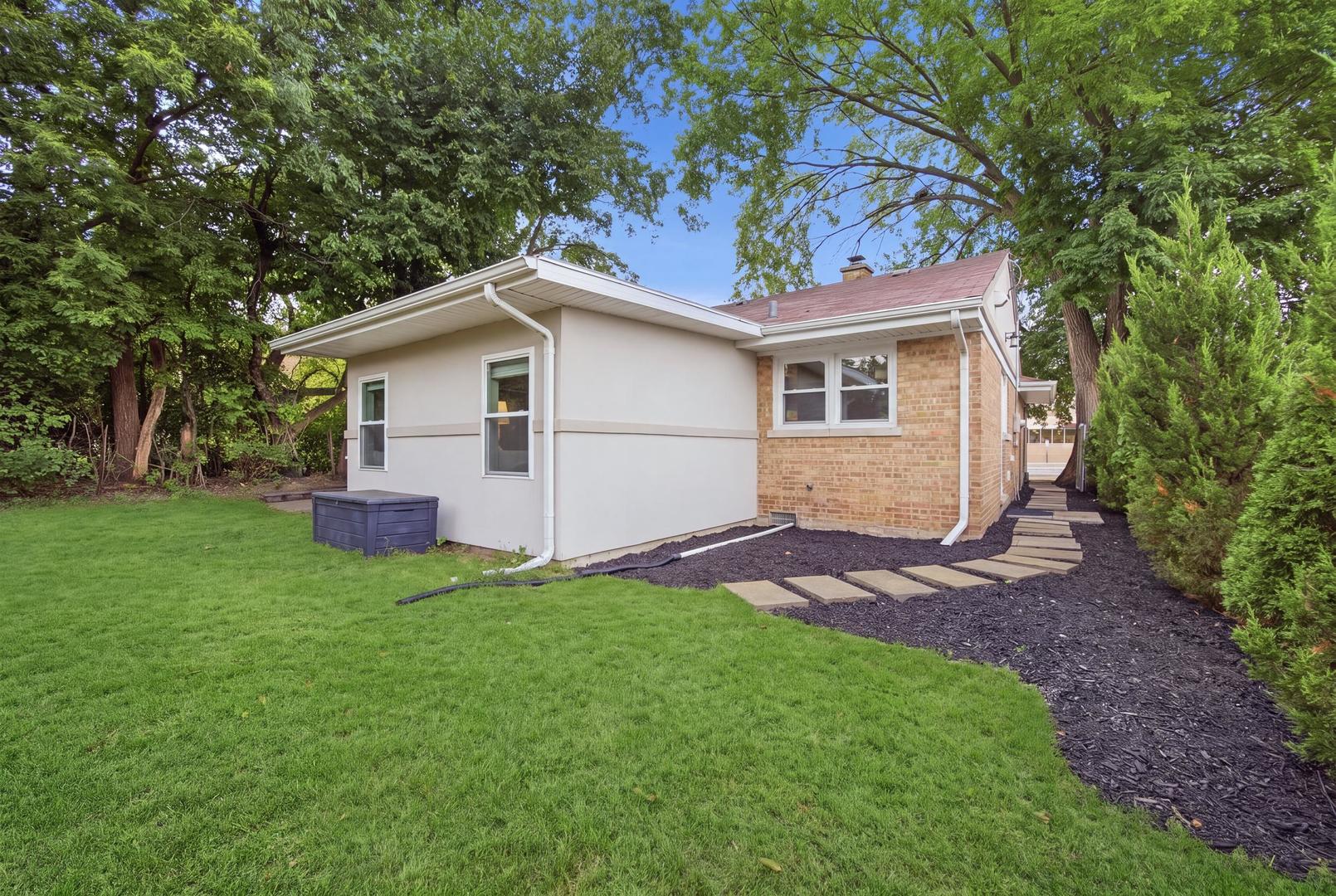 345 E Palatine Road Property Photo 18