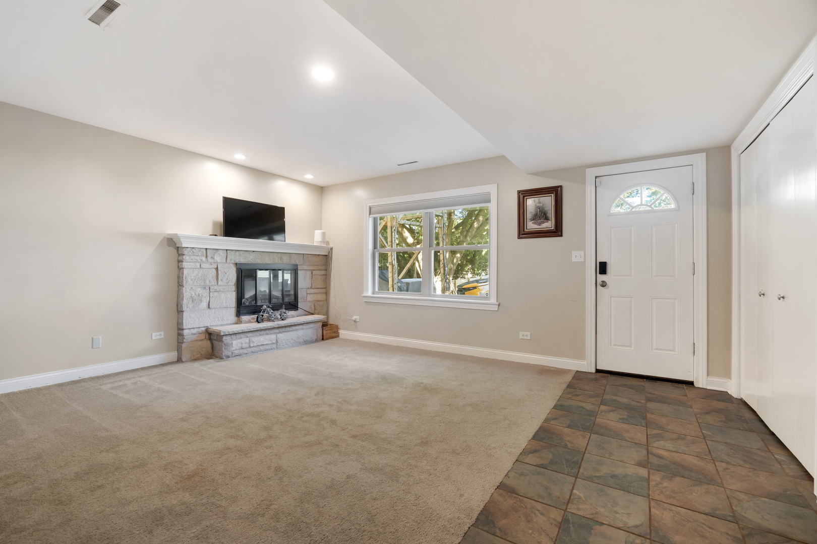 445 Stanford Drive Property Photo 6