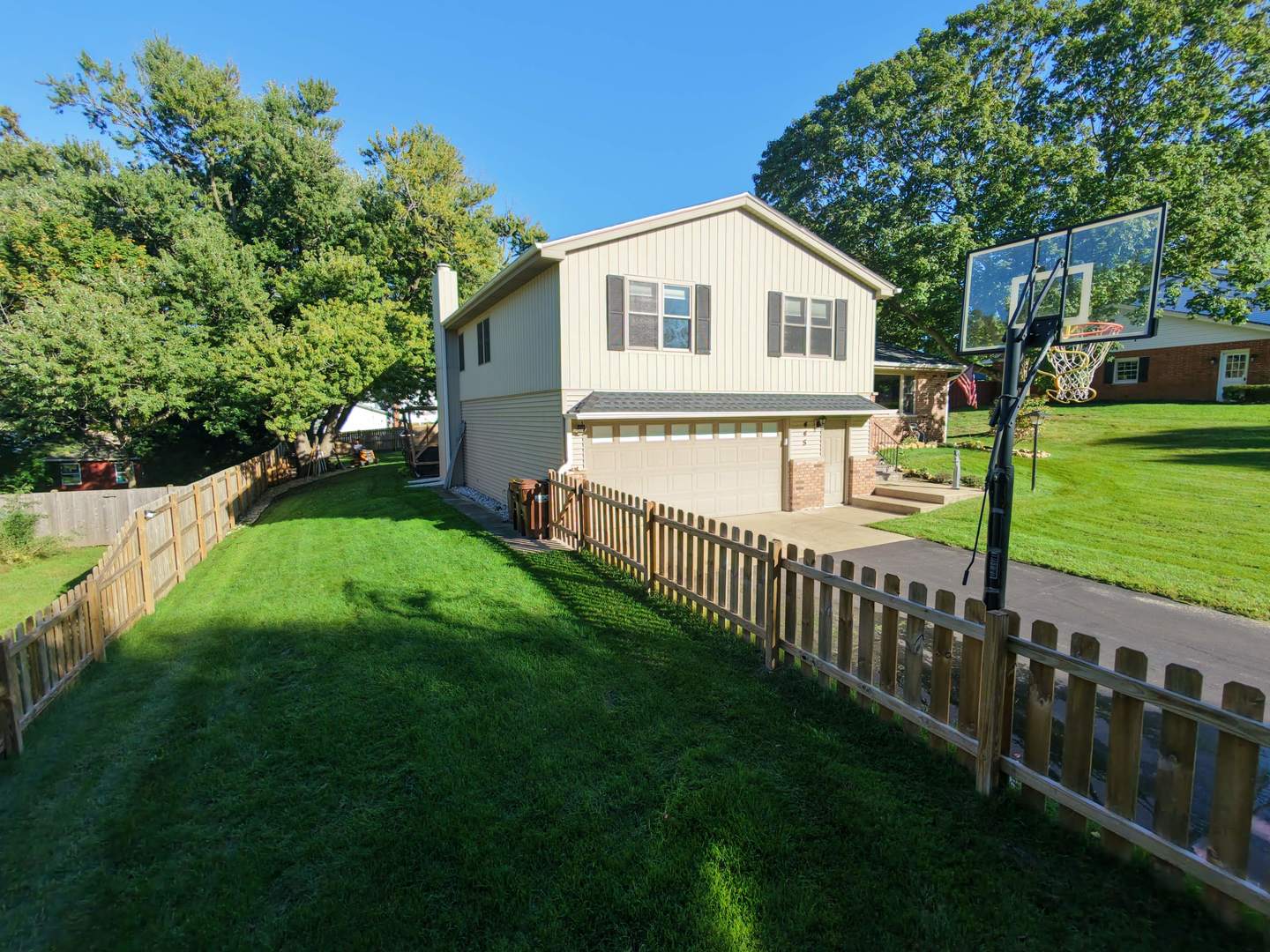 445 Stanford Drive Property Photo 19