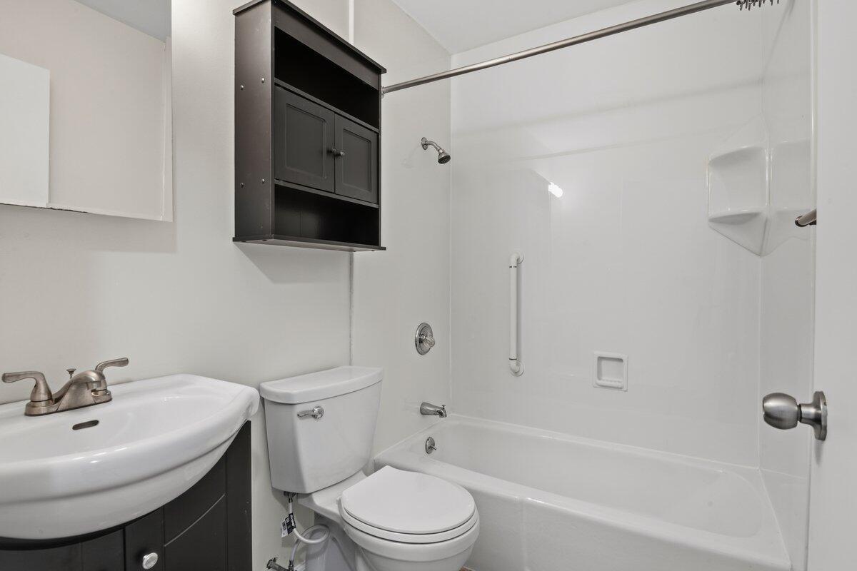2117 N Keokuk Road Property Photo 8