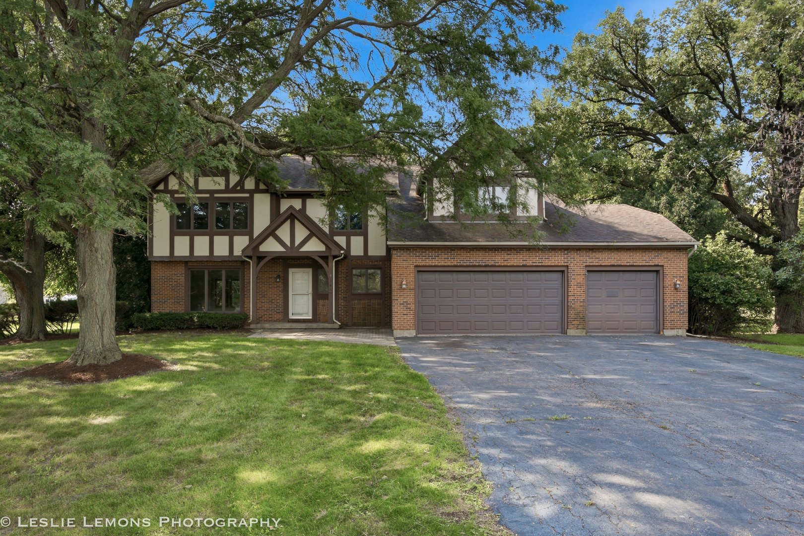 745 JAMESTOWNE Court Property Photo 1
