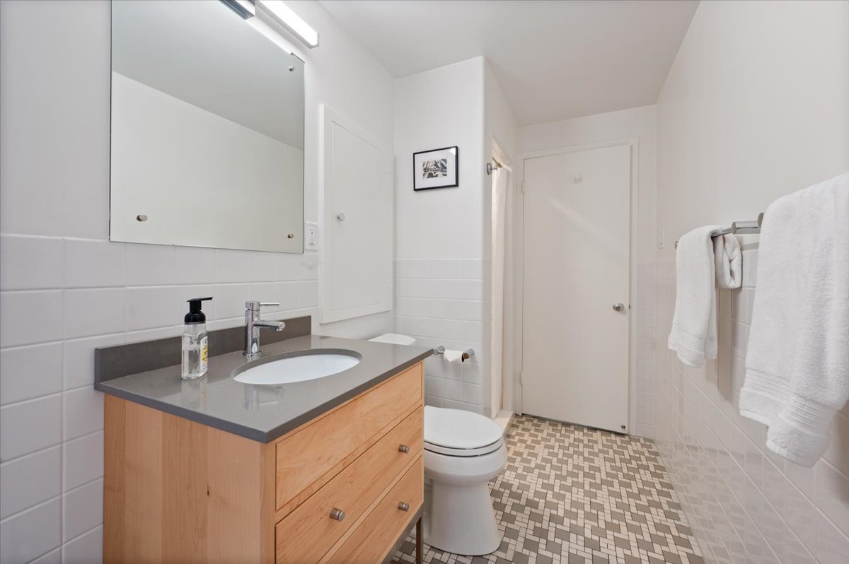 1508 Hinman Avenue 6c Property Photo 24