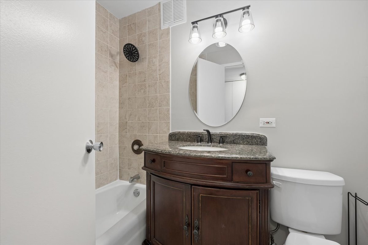 655 W Irving Park Road 502 Property Photo 15