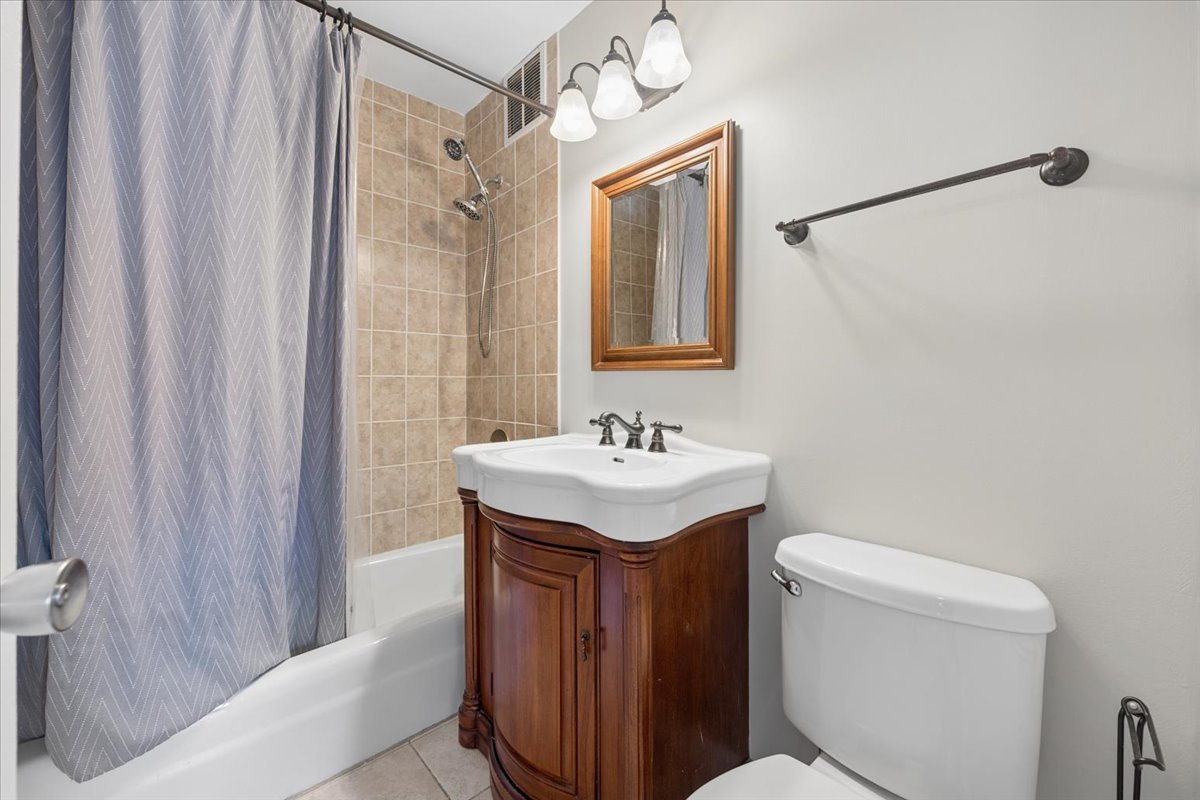 655 W Irving Park Road 502 Property Photo 18