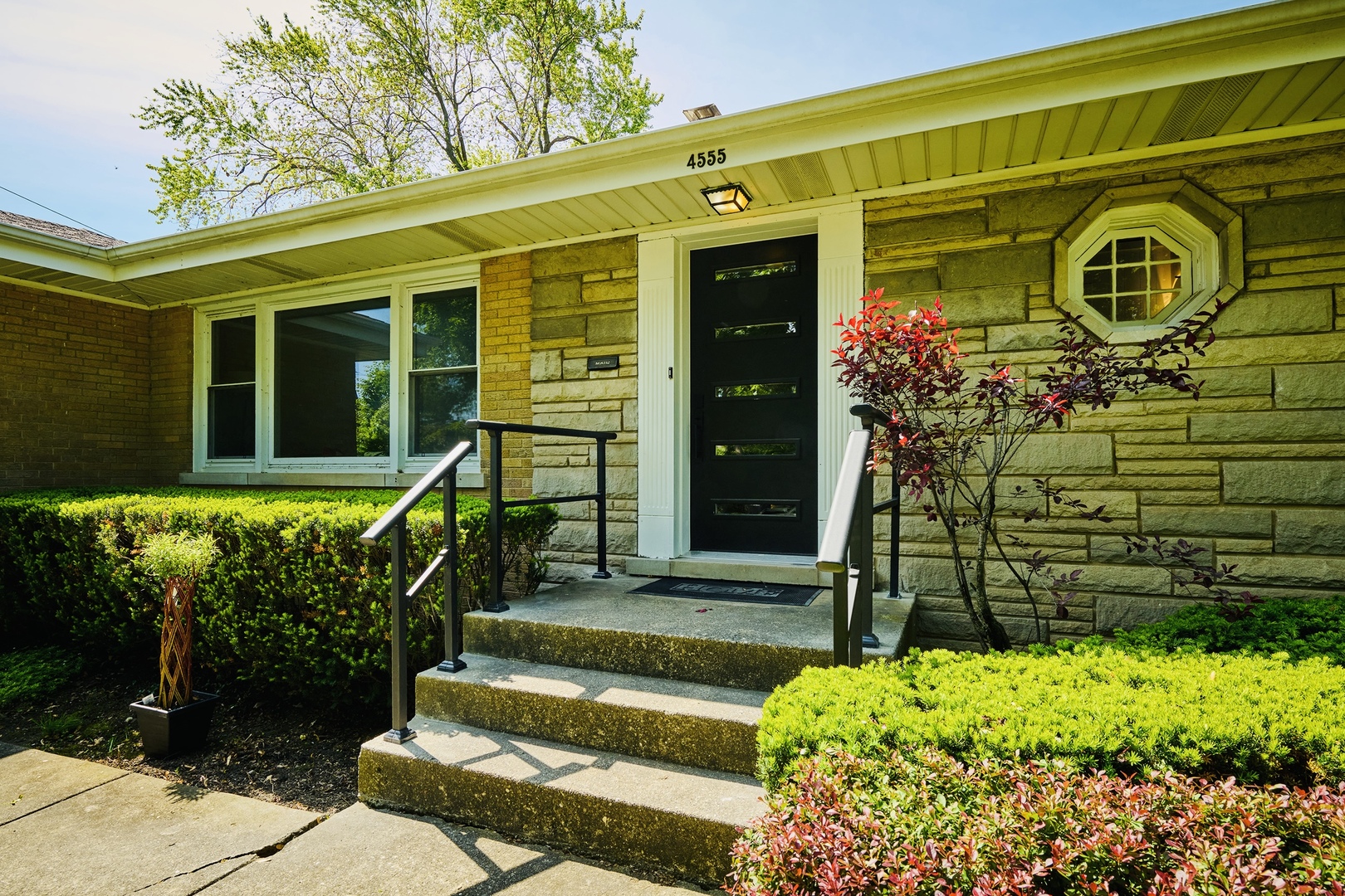 4555 Cleveland Street Property Photo 4