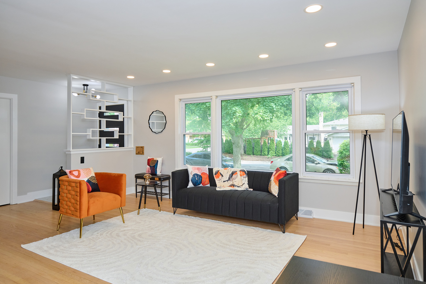 4555 Cleveland Street Property Photo 11
