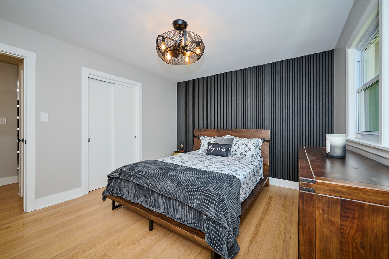 4555 Cleveland Street Property Photo 18