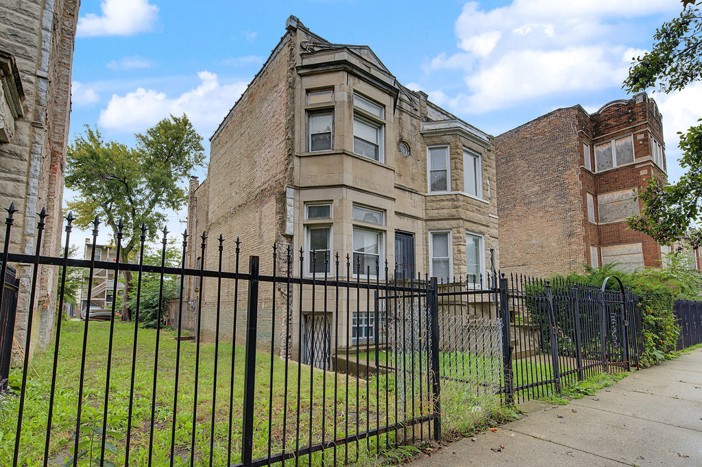 3621 W Lexington Street Property Photo 3