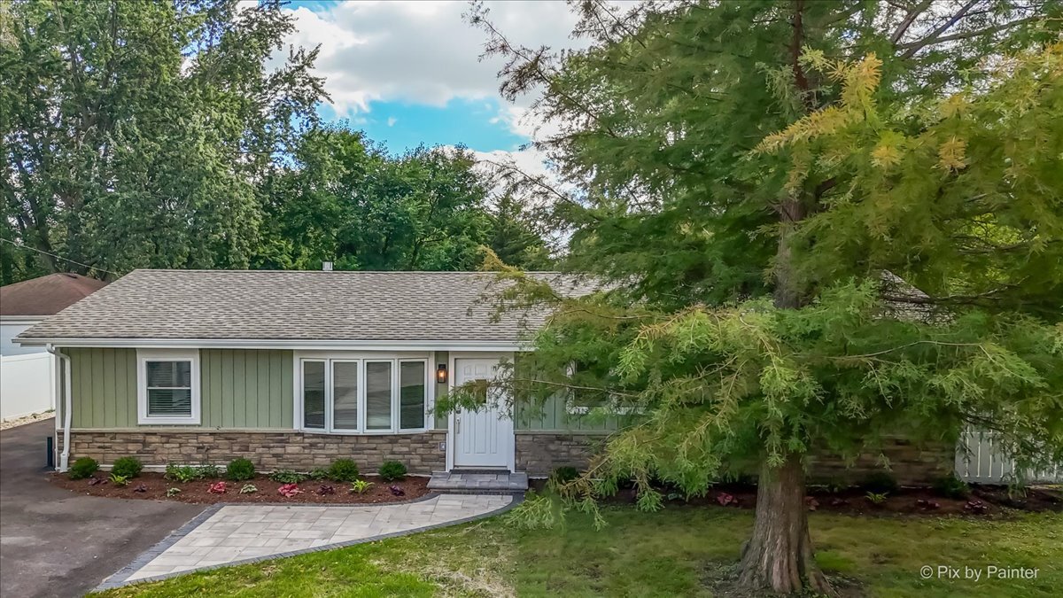 11611 Douglas Avenue Property Photo 2