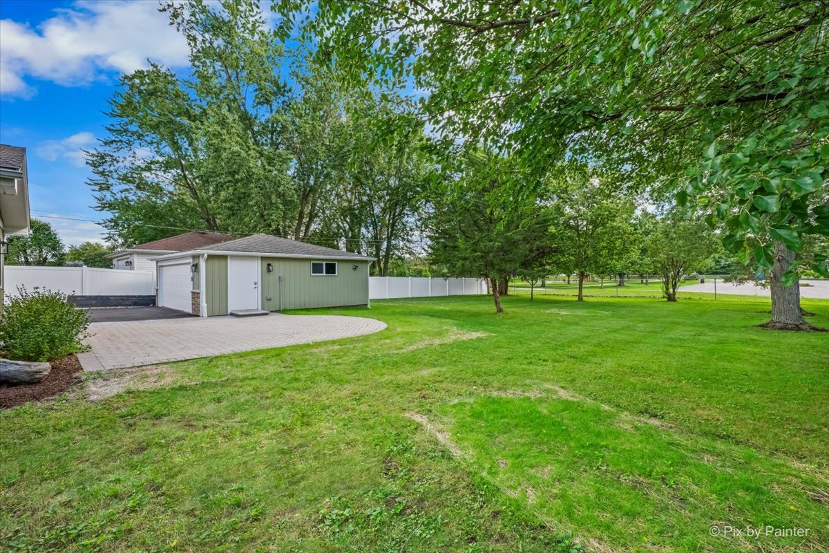 11611 Douglas Avenue Property Photo 7