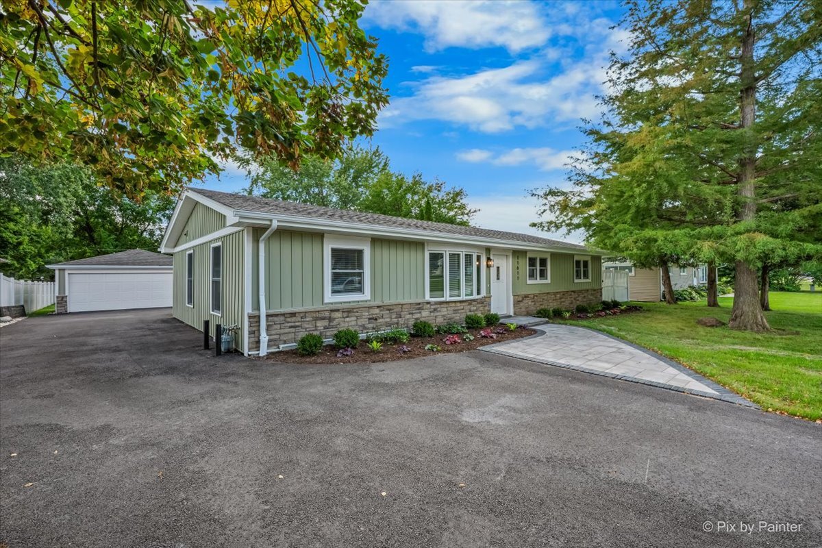 11611 Douglas Avenue Property Photo 9