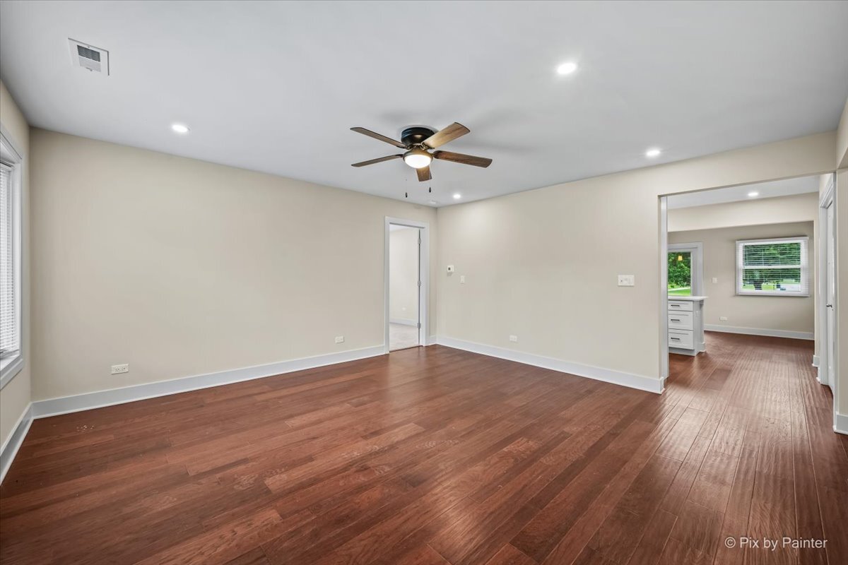 11611 Douglas Avenue Property Photo 12