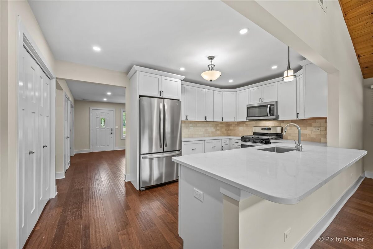 11611 Douglas Avenue Property Photo 19