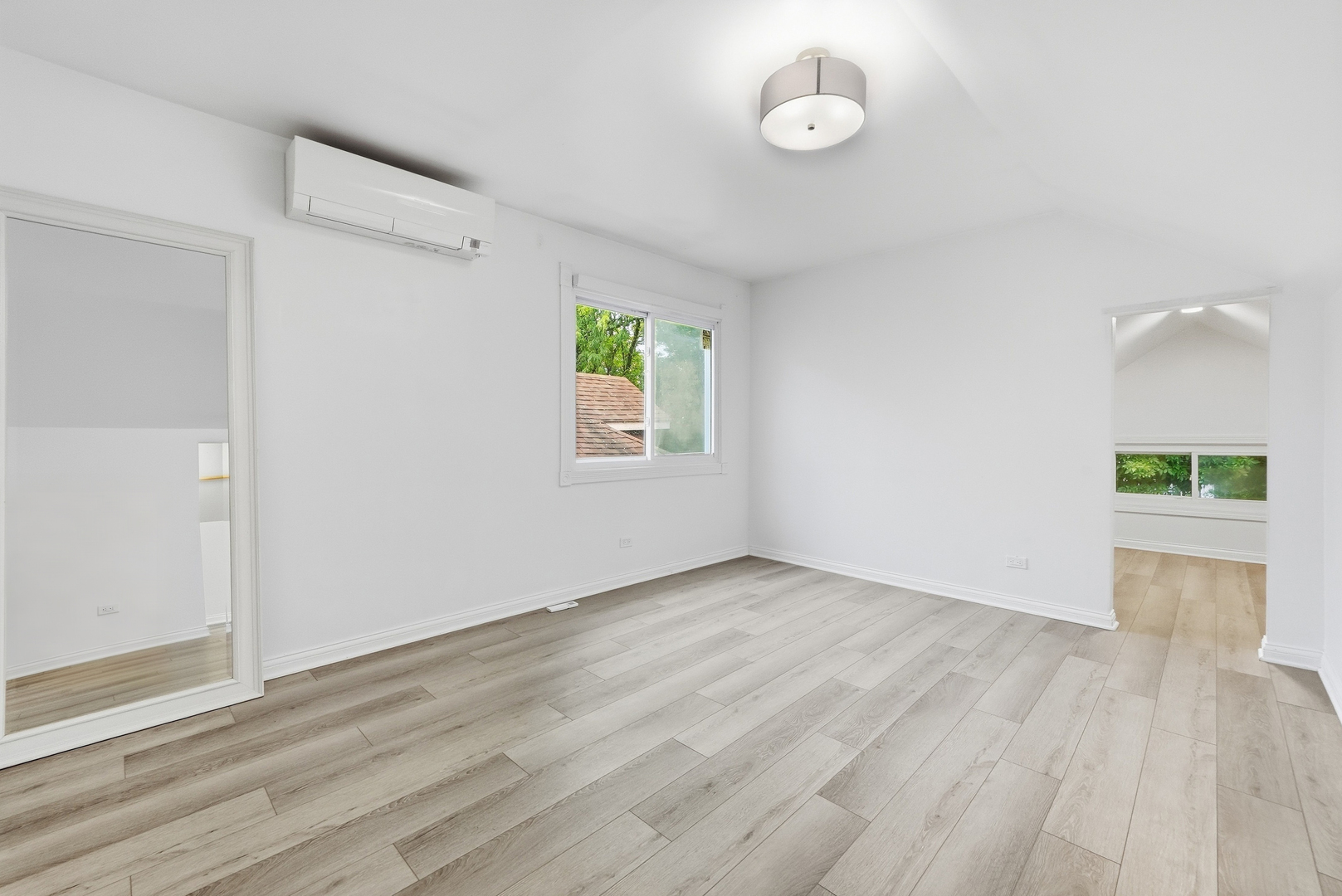 5455 N Lieb Avenue Property Photo 13