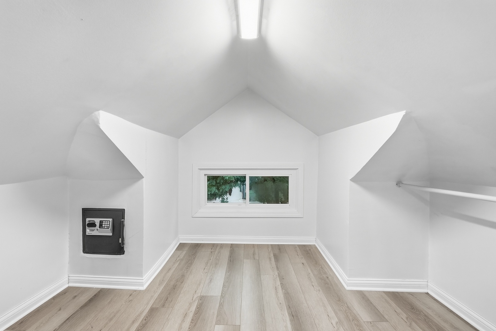 5455 N Lieb Avenue Property Photo 16