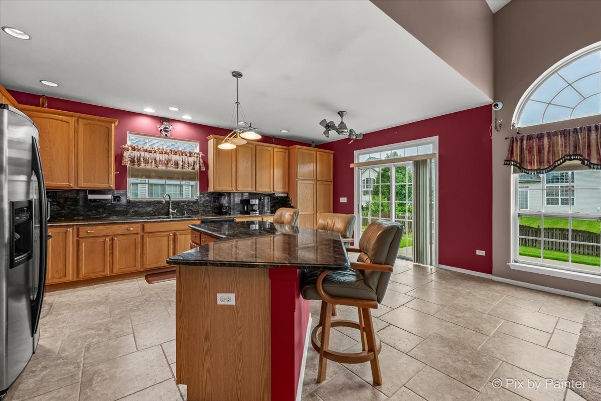1327 Palisades Drive Property Photo 8