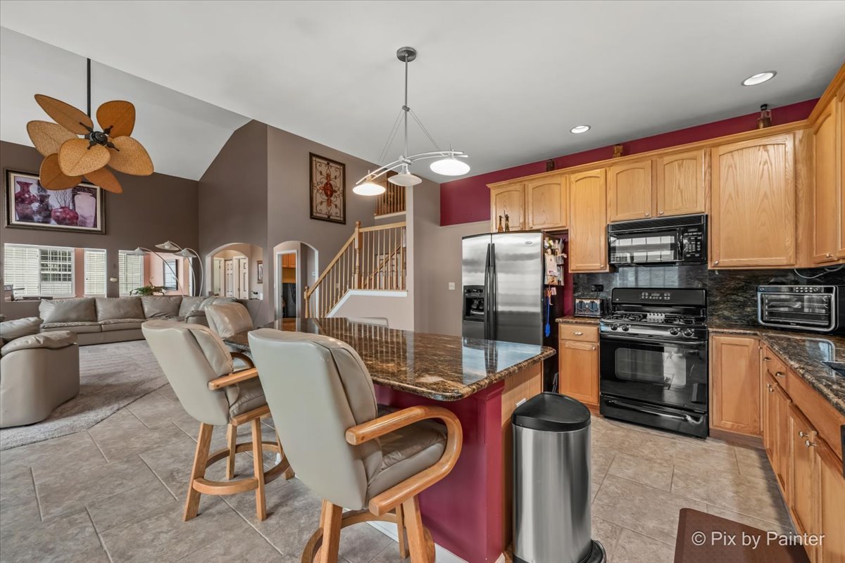 1327 Palisades Drive Property Photo 10