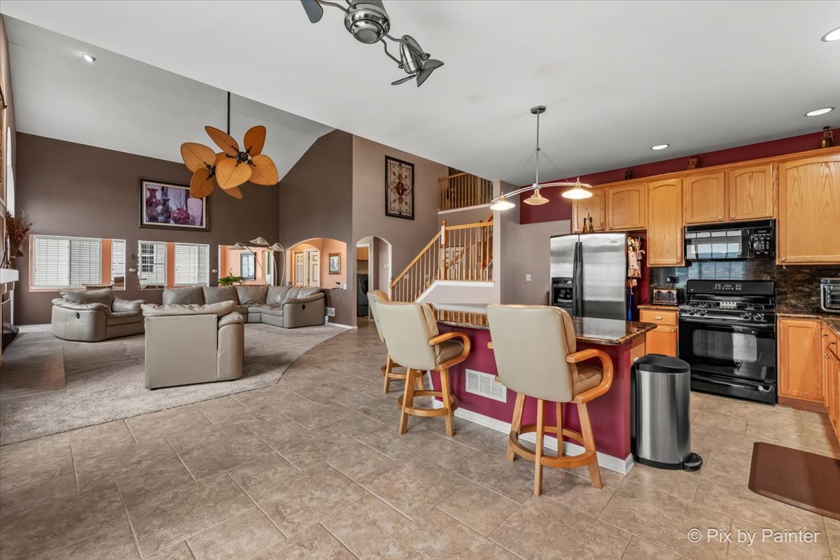 1327 Palisades Drive Property Photo 11