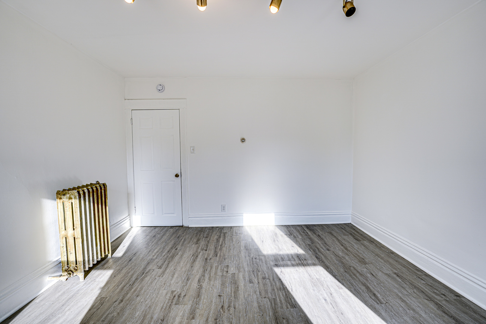 523 Grand Avenue 2 Property Photo 3
