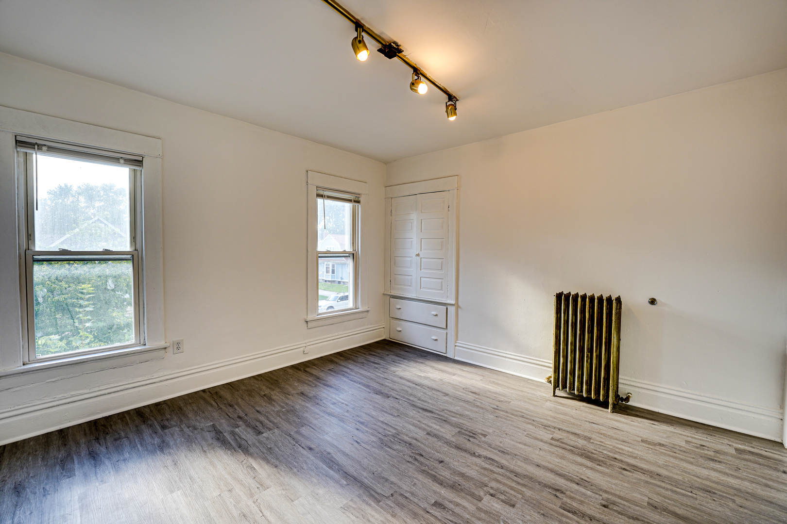 523 Grand Avenue 2 Property Photo 8