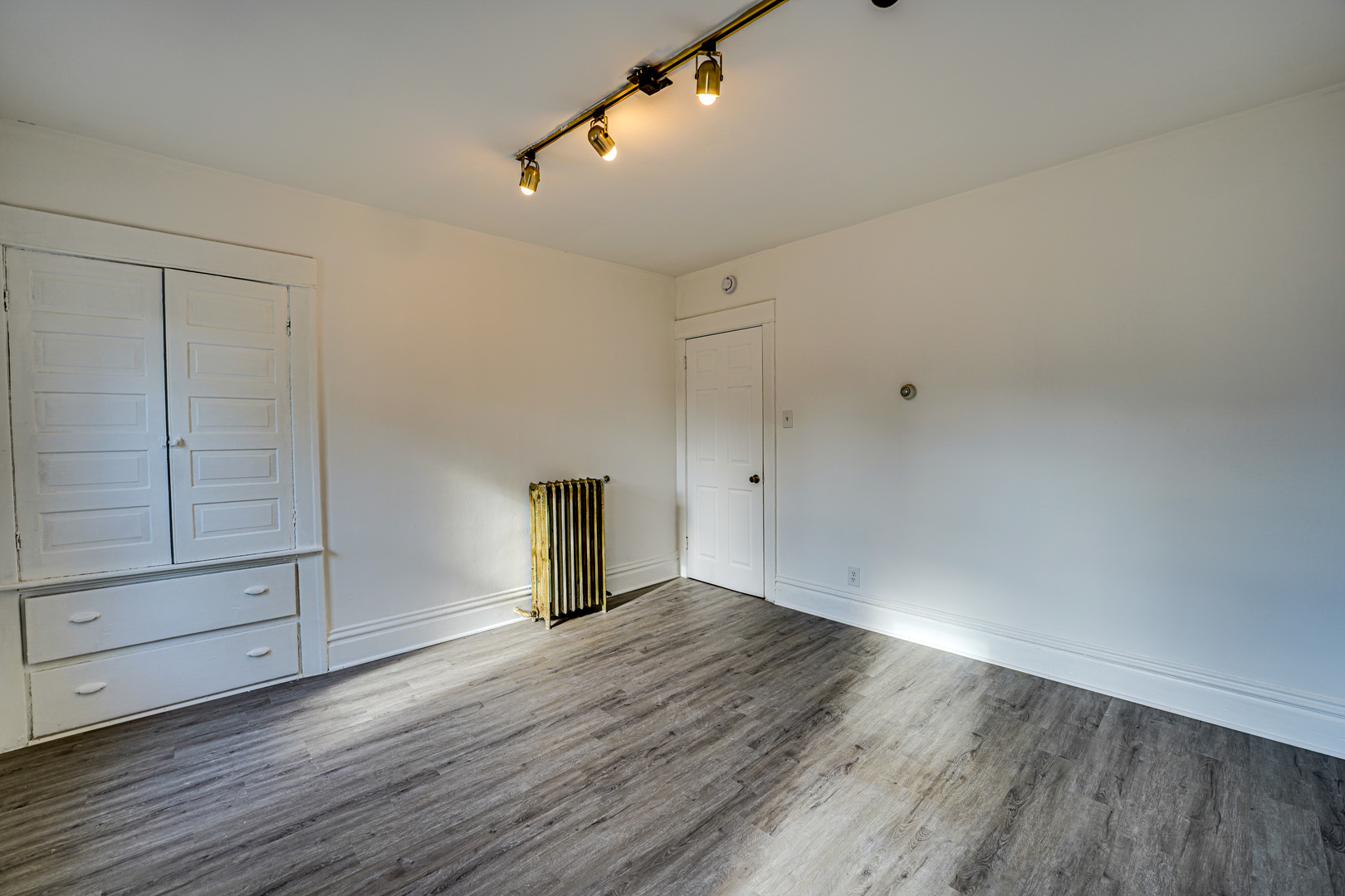 523 Grand Avenue 2 Property Photo 9