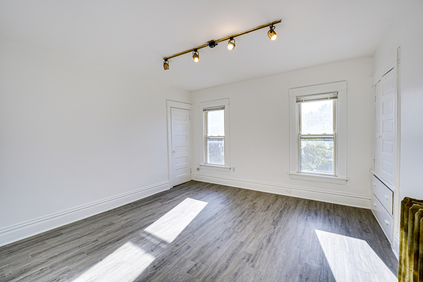 523 Grand Avenue 2 Property Photo 11