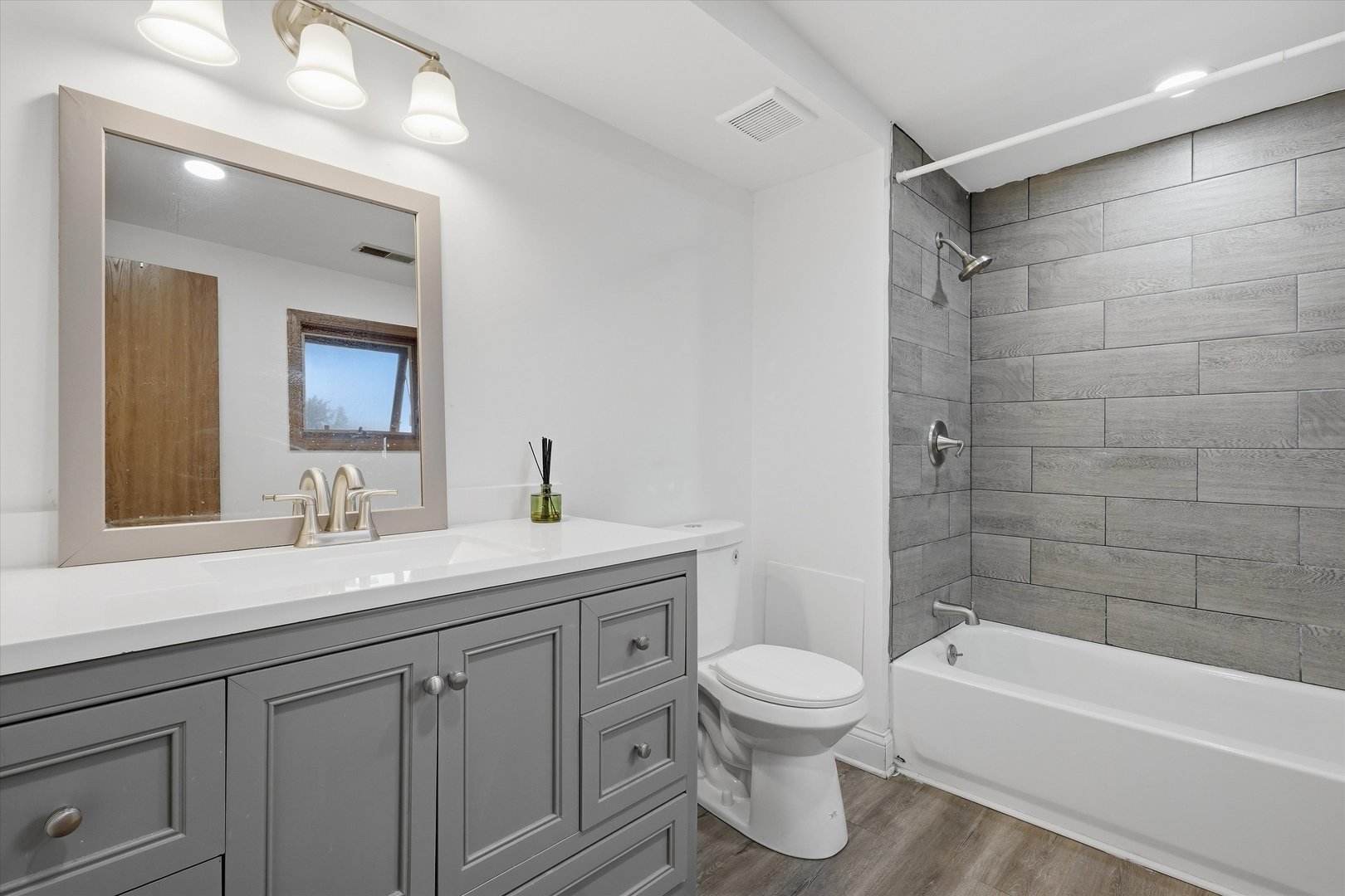 8937 Mcvicker Avenue Property Photo 3
