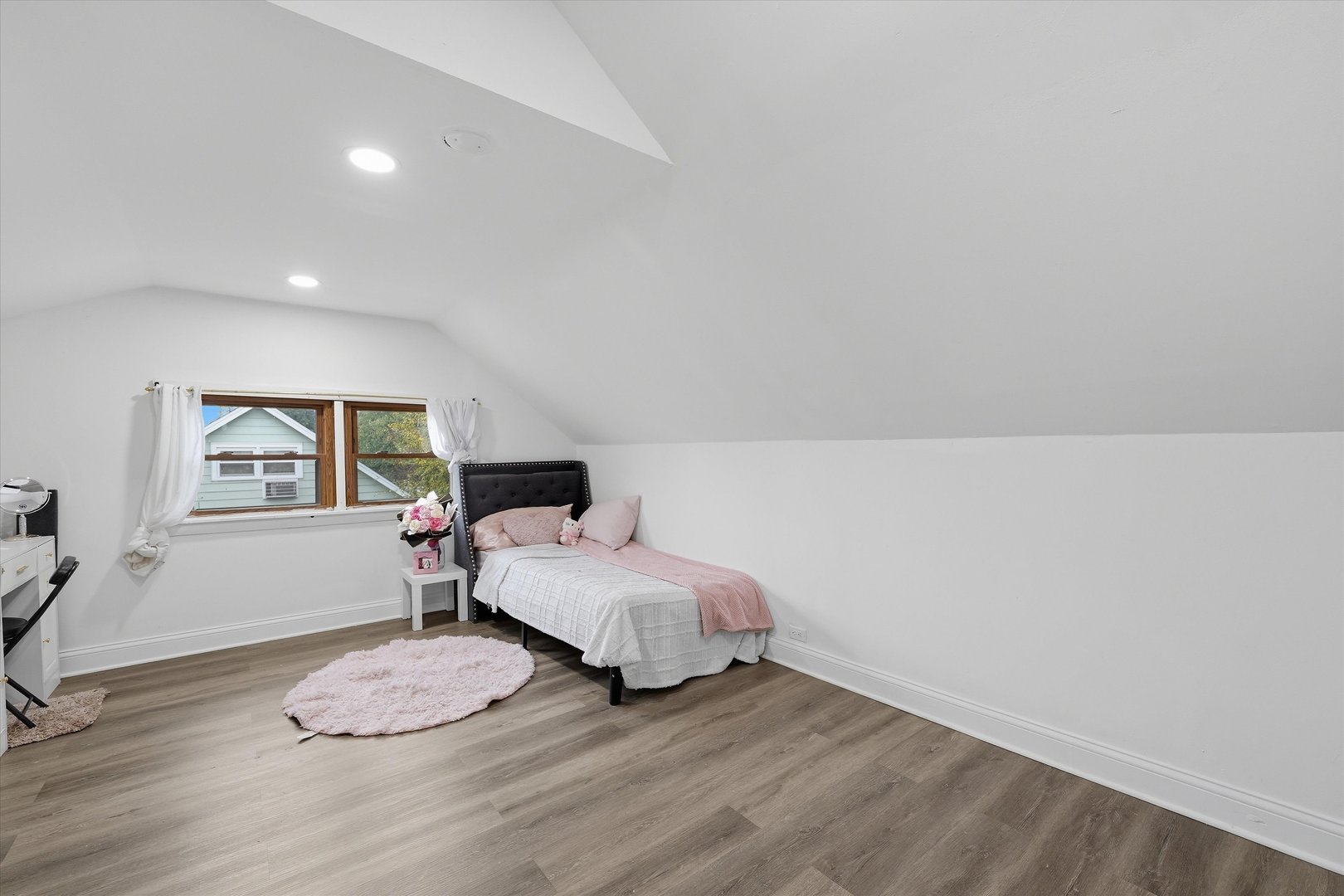 8937 Mcvicker Avenue Property Photo 8
