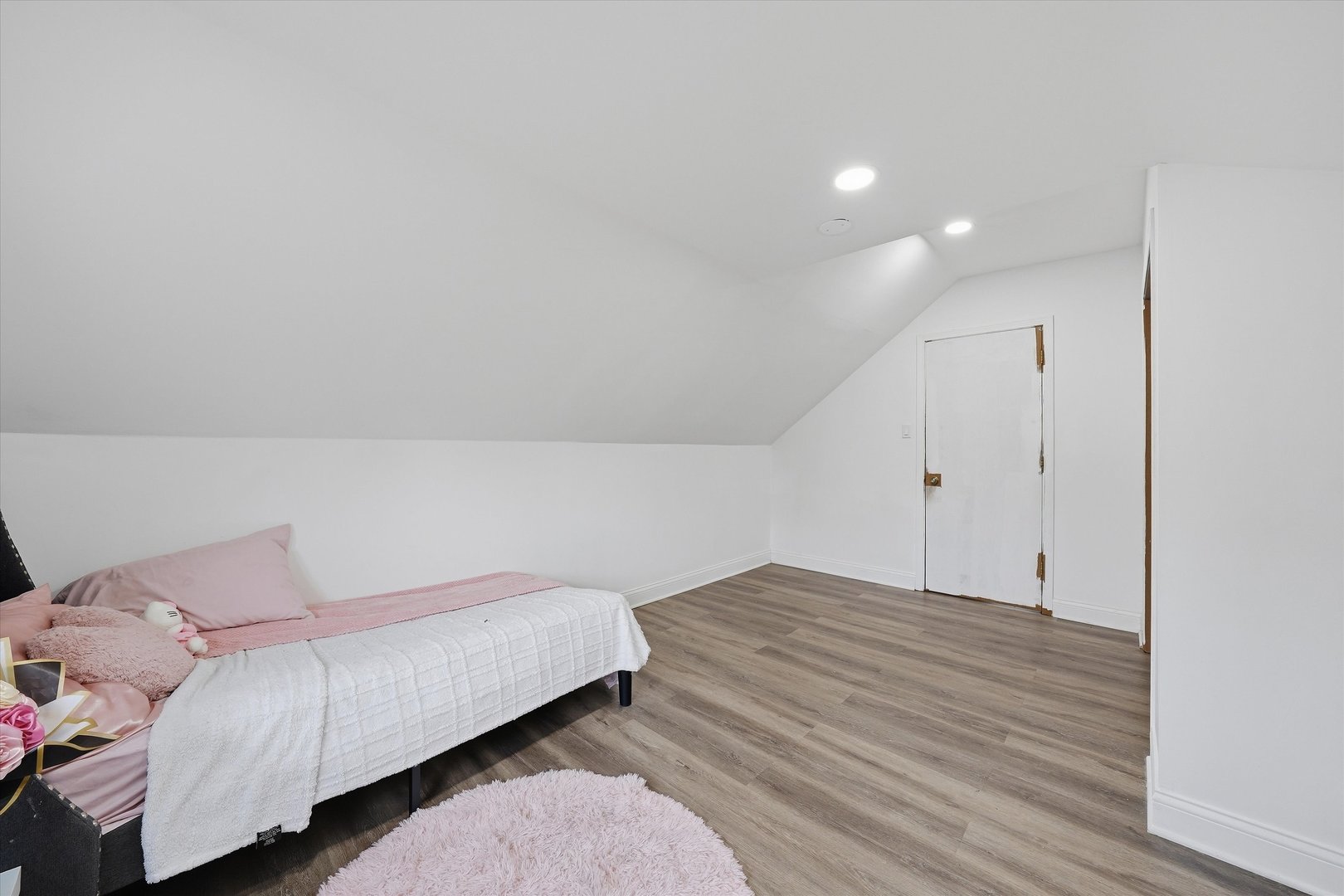 8937 Mcvicker Avenue Property Photo 9